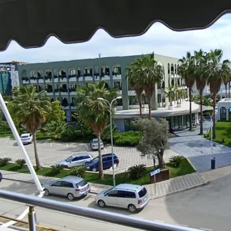 Perla 5- Seaview In Center Golem (Tirana)
